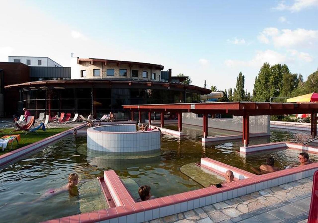 Hostel Maros Győr Eksteriør billede