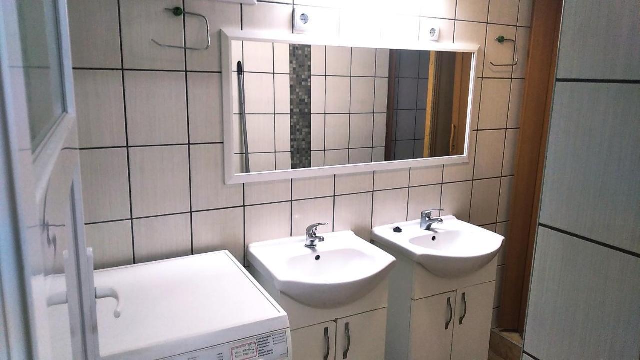 Hostel Maros Győr Eksteriør billede