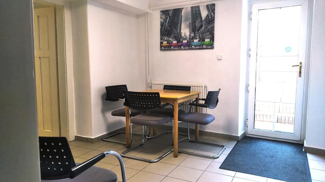 Hostel Maros Győr Eksteriør billede