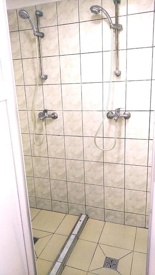 Hostel Maros Győr Eksteriør billede