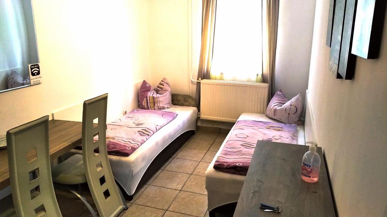 Hostel Maros Győr Eksteriør billede